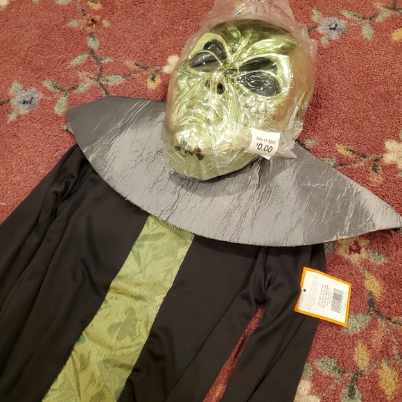 Spaced out Alien Costume - Picture 5 of 6